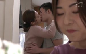Mẹ kế ghen tị với bạn gái con chồng