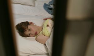 Em chồng cưỡng hiếp chị dâu khi thấy anh trai đụ chị