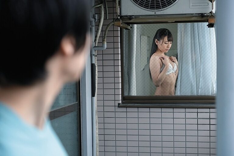 Lén đụ em hàng xóm khi bố mẹ vắng nhà
