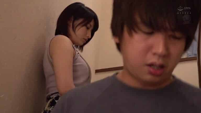 Nữ chủ quán rượu nhút nhát và những anh khách dâm