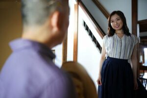 Cô vợ dâm phải lòng anh chủ tịch khu phố khi chồng vắng nhà
