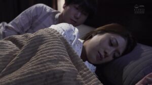 Vợ thèm khát tình dục mãnh liệt cùng người lạ vô tâm với chồng và…