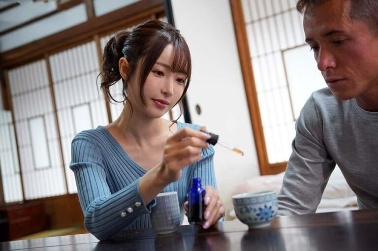 Nàng dâm nữ xinh xắn và liều thuốc kích dục gia truyền